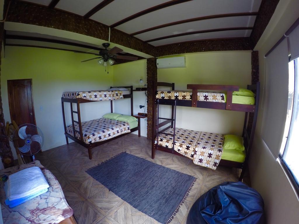 Casa Roja Hostel Монтаньита Экстерьер фото