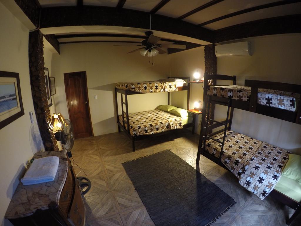 Casa Roja Hostel Монтаньита Экстерьер фото