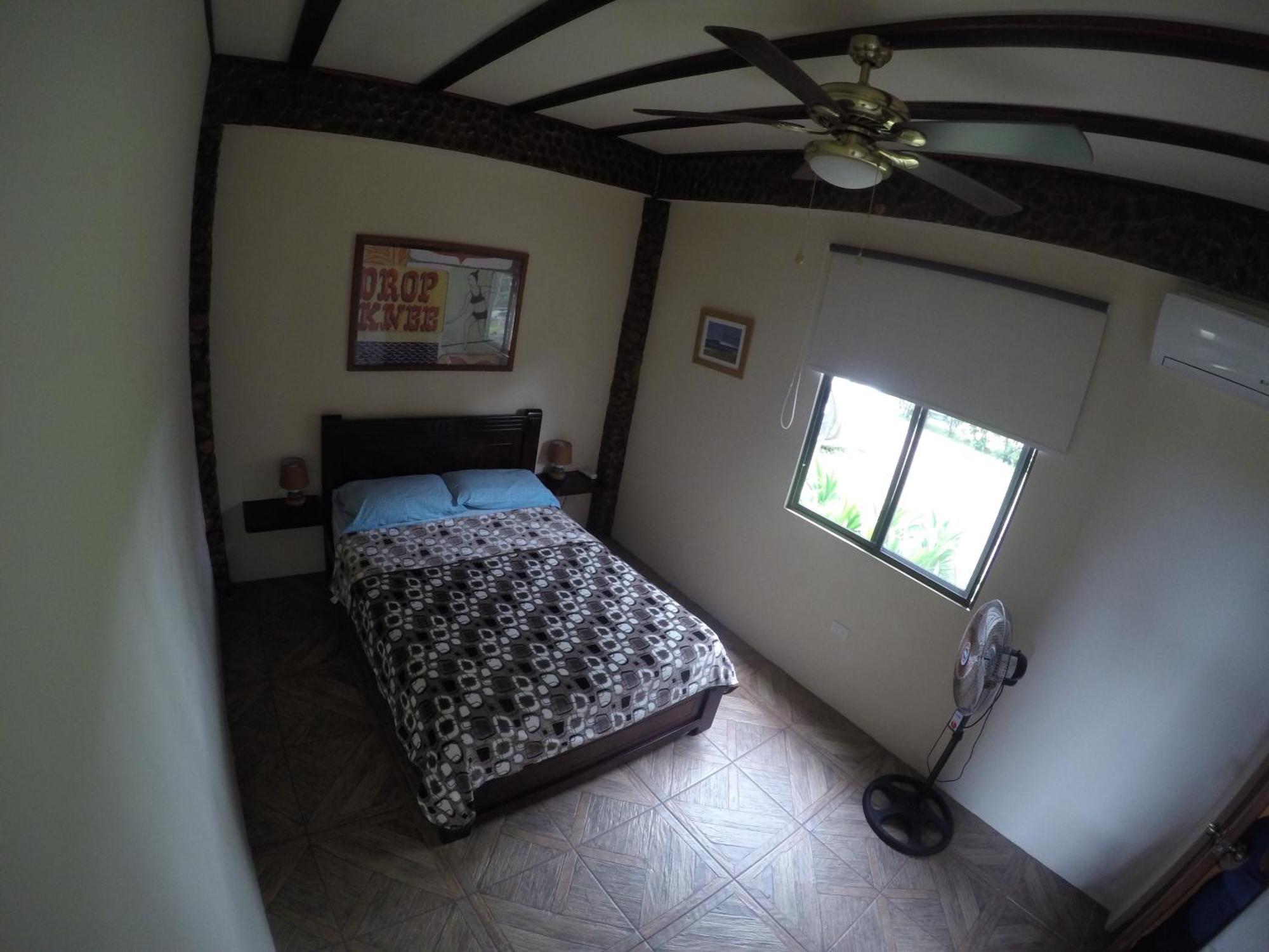 Casa Roja Hostel Монтаньита Экстерьер фото